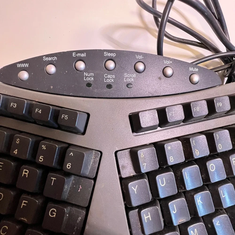 Fellowes KB-0158 Ergonomic Split Keyboard PS/2 Gray Multimedia‎ Keys